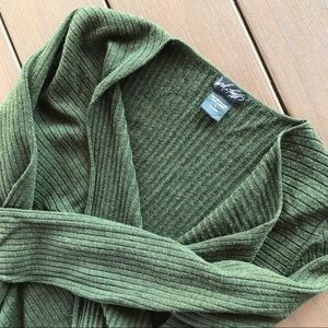 L&T modern lustrous wool flyaway cardigan sweater